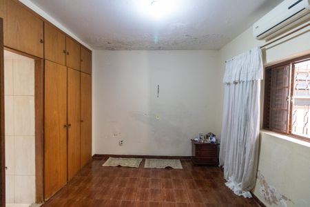 Casa à venda com 250m², 3 quartos e 4 vagasSuíte