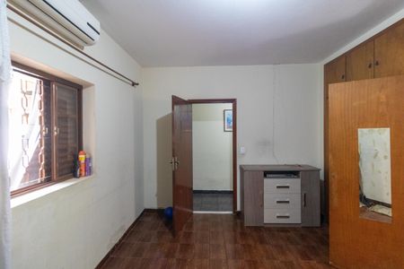 Casa à venda com 250m², 3 quartos e 4 vagasSuíte