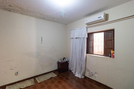 Casa à venda com 250m², 3 quartos e 4 vagasSuíte