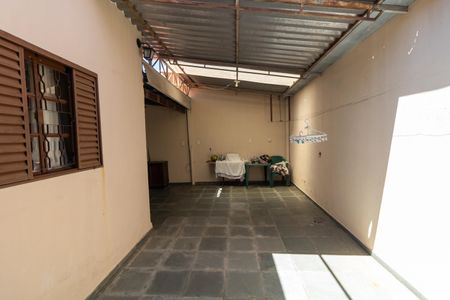 Casa à venda com 250m², 3 quartos e 4 vagasQuintal