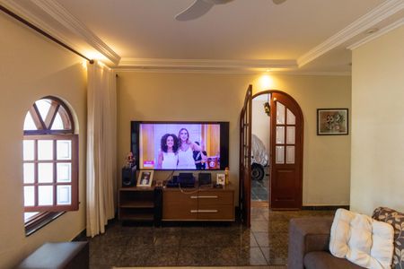 Casa à venda com 250m², 3 quartos e 4 vagasSala