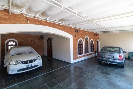 Casa à venda com 250m², 3 quartos e 4 vagasGaragem