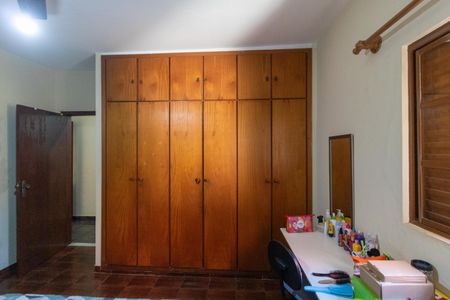 Casa à venda com 250m², 3 quartos e 4 vagasQuarto 01