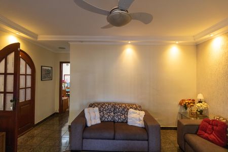 Casa à venda com 250m², 3 quartos e 4 vagasSala