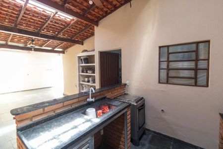 Casa à venda com 250m², 3 quartos e 4 vagasQuintal
