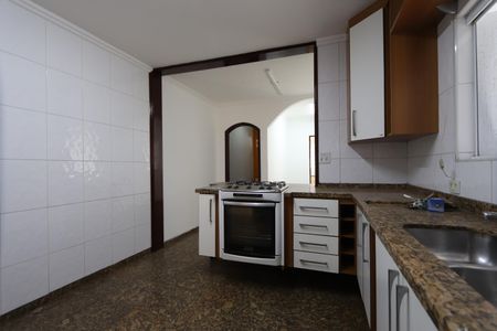 Casa à venda com 135m², 4 quartos e 2 vagasCozinha