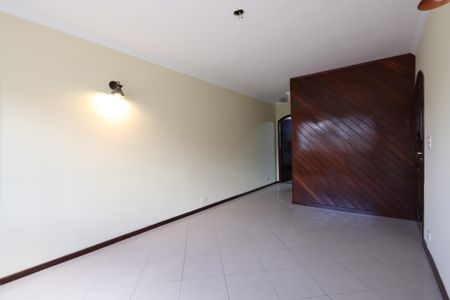 Sala de casa para alugar com 4 quartos, 135m² em Vila Nova, São Paulo