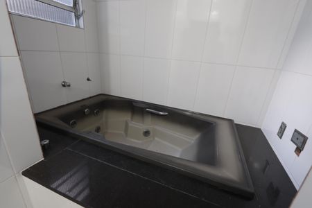 Casa à venda com 135m², 4 quartos e 2 vagasBanheiro da Suíte