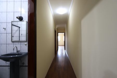 Casa à venda com 135m², 4 quartos e 2 vagasCorredor