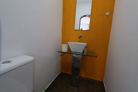 Casa à venda com 135m², 4 quartos e 2 vagasLavabo