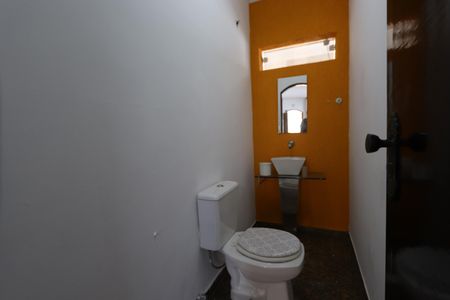 Casa à venda com 135m², 4 quartos e 2 vagasLavabo