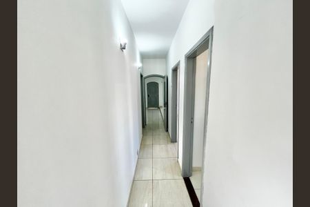 Casa para alugar com 100m², 3 quartos e 2 vagasCorredor