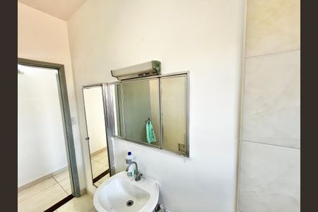 Casa para alugar com 100m², 3 quartos e 2 vagasBanheiro