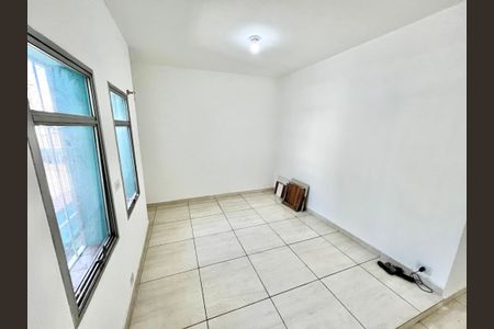 Casa para alugar com 100m², 3 quartos e 2 vagasSala