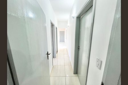 Casa para alugar com 100m², 3 quartos e 2 vagasCorredor