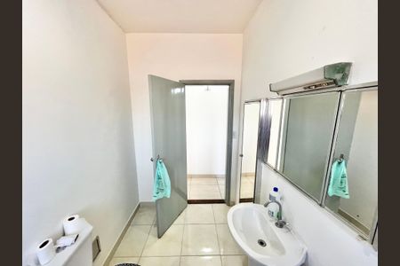 Casa para alugar com 100m², 3 quartos e 2 vagasBanheiro