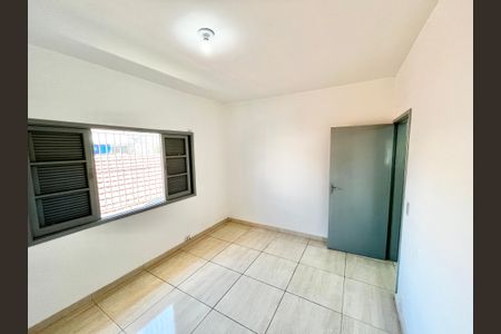 Casa para alugar com 100m², 3 quartos e 2 vagasQuarto 1