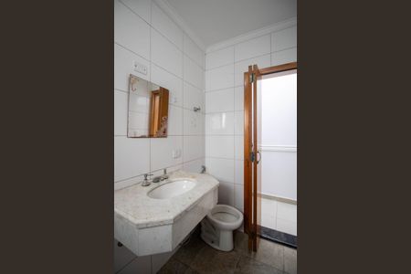 Casa à venda com 230m², 1 quarto e 2 vagasBanheiro