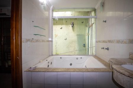 Casa à venda com 230m², 1 quarto e 2 vagasBanheiro Suíte 