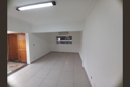 Casa à venda com 2 quartos, 230m² em Chácara Agrindus, Taboão da Serra