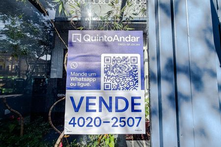 Studio à venda com 28m², 1 quarto e sem vaga Studio à venda com 28m², 1 quarto e sem vagaPlaquinha