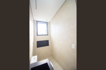 Casa de condomínio para alugar com 650m², 3 quartos e 4 vagasBanheiro da Suíte 1