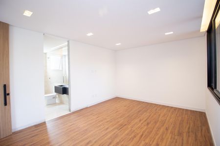 Casa de condomínio para alugar com 650m², 3 quartos e 4 vagasQuarto Suíte 2