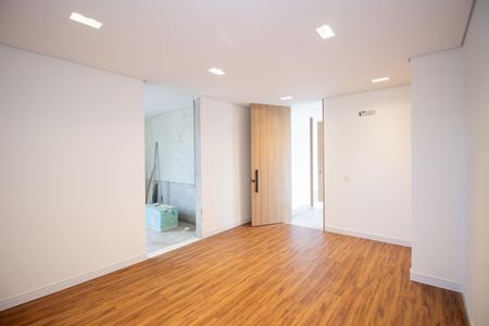 Casa de condomínio para alugar com 650m², 3 quartos e 4 vagasCloset da suíte