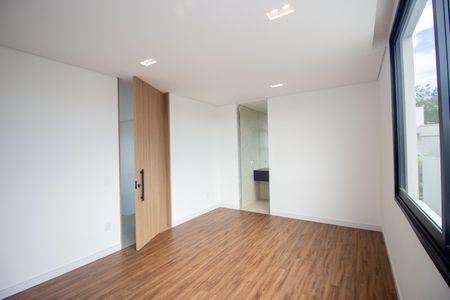 Casa de condomínio para alugar com 650m², 3 quartos e 4 vagasQuarto Suíte 1