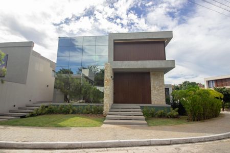 Casa de condomínio para alugar com 650m², 3 quartos e 4 vagasFachada
