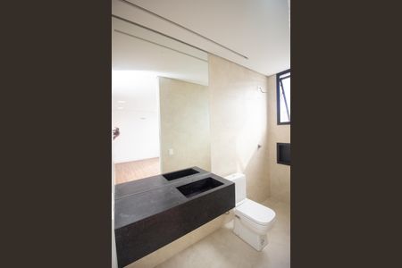 Casa de condomínio para alugar com 650m², 3 quartos e 4 vagasBanheiro da Suíte 1