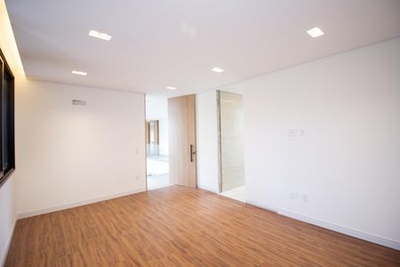 Casa de condomínio para alugar com 650m², 3 quartos e 4 vagasQuarto Suíte 2