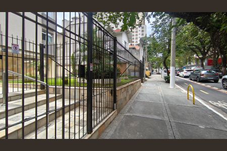 Apartamento para alugar com 90m², 2 quartos e 1 vaga Apartamento para alugar com 90m², 2 quartos e 1 vagaFachada + Plaquinha