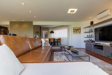 Apartamento à venda com 200m², 3 quartos e 3 vagasSala