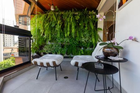 Apartamento à venda com 200m², 3 quartos e 3 vagasVaranda