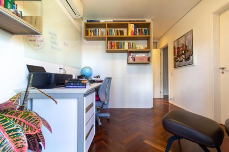 Apartamento à venda com 200m², 3 quartos e 3 vagasQuarto 2