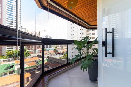 Apartamento à venda com 200m², 3 quartos e 3 vagasVaranda