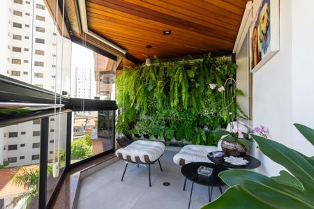 Apartamento à venda com 200m², 3 quartos e 3 vagasVaranda