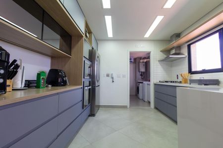 Apartamento à venda com 200m², 3 quartos e 3 vagasCozinha