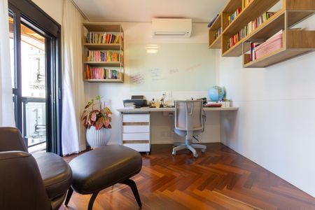 Apartamento à venda com 200m², 3 quartos e 3 vagasQuarto 2