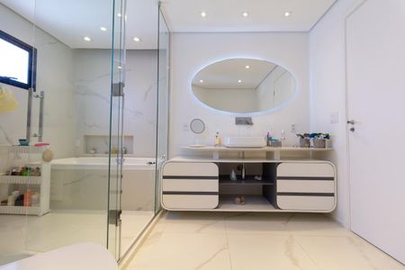 Apartamento à venda com 200m², 3 quartos e 3 vagasBanheiro 3