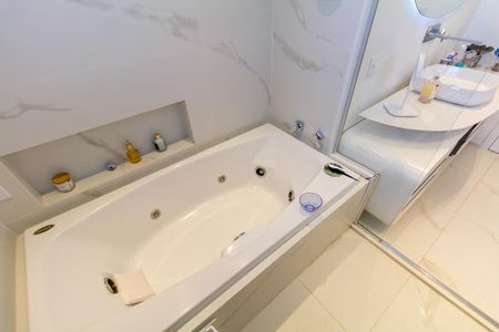 Apartamento à venda com 200m², 3 quartos e 3 vagasBanheiro 3