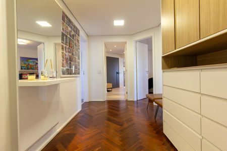 Apartamento à venda com 200m², 3 quartos e 3 vagasCorredor