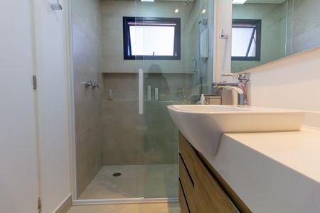 Apartamento à venda com 200m², 3 quartos e 3 vagasBanheiro 1