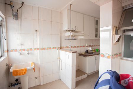 Apartamento à venda com 77m², 2 quartos e 1 vagaÁREA DE SERVIÇO