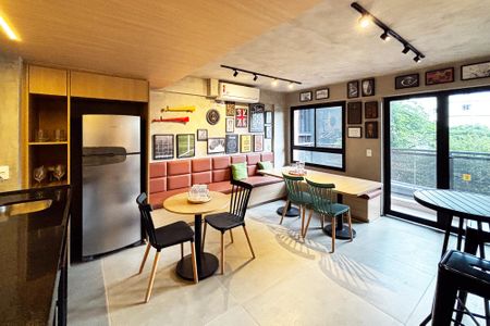 Studio para alugar com 25m², 1 quarto e sem vaga Studio para alugar com 25m², 1 quarto e sem vagaPub happy hour