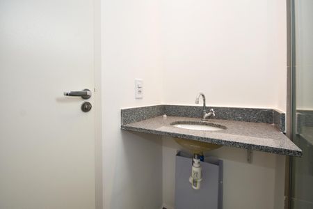Studio para alugar com 25m², 1 quarto e sem vaga Studio para alugar com 25m², 1 quarto e sem vagaBanheiro social
