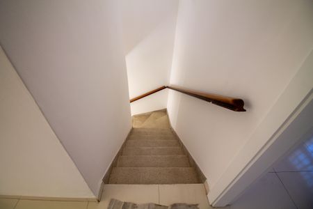 Casa para alugar com 120m², 3 quartos e 2 vagas Casa para alugar com 120m², 3 quartos e 2 vagasEscada