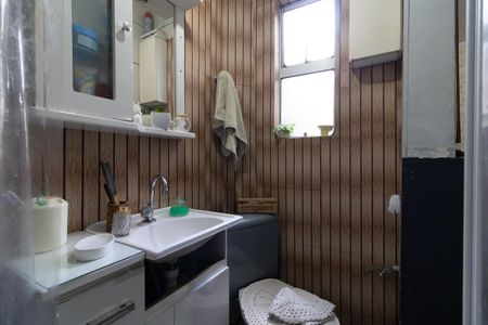 Casa à venda com 249m², 2 quartos e 2 vagasBanheiro da Suíte 1