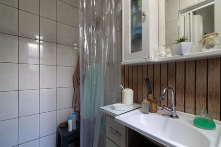 Casa à venda com 249m², 2 quartos e 2 vagasBanheiro da Suíte 1